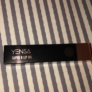 Lip oil